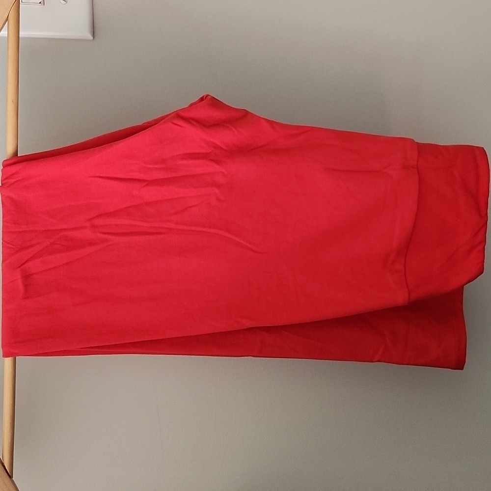 LulaRoe NWT One Size OS Red Leggings Solid